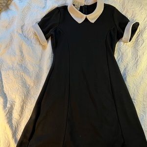 Short Black Dress with mini flar white collar size small